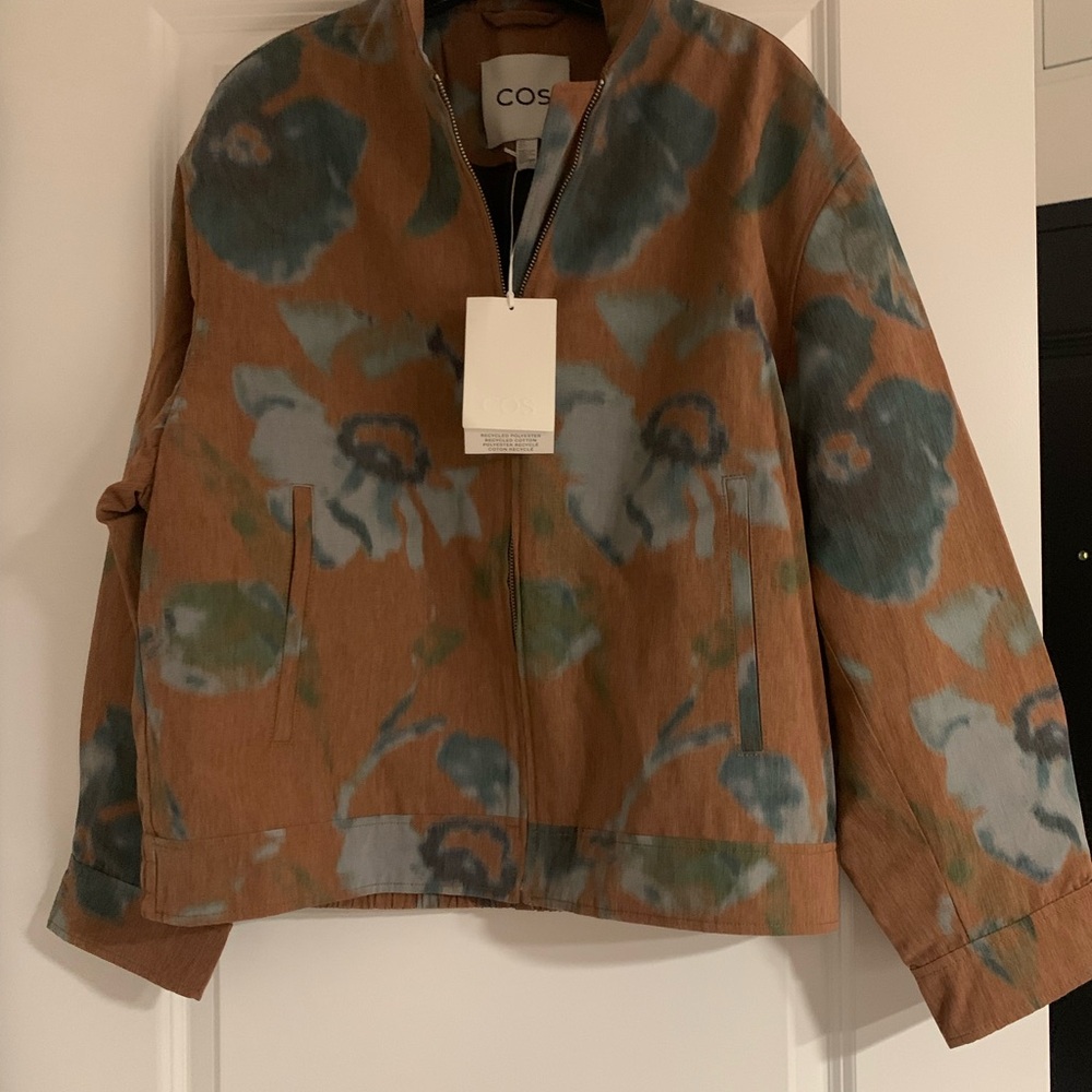 NWT Women’s COS Floral Jacket in Brown and Blue Floral Pattern. Small.